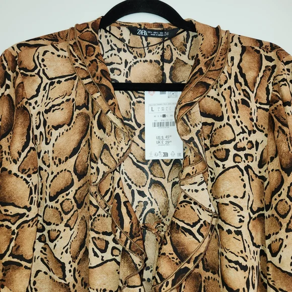 NWT Zara Animal Print Lace Up Front Ruffle Top Size L Long Sleeves Black/Brown - Picture 4 of 16